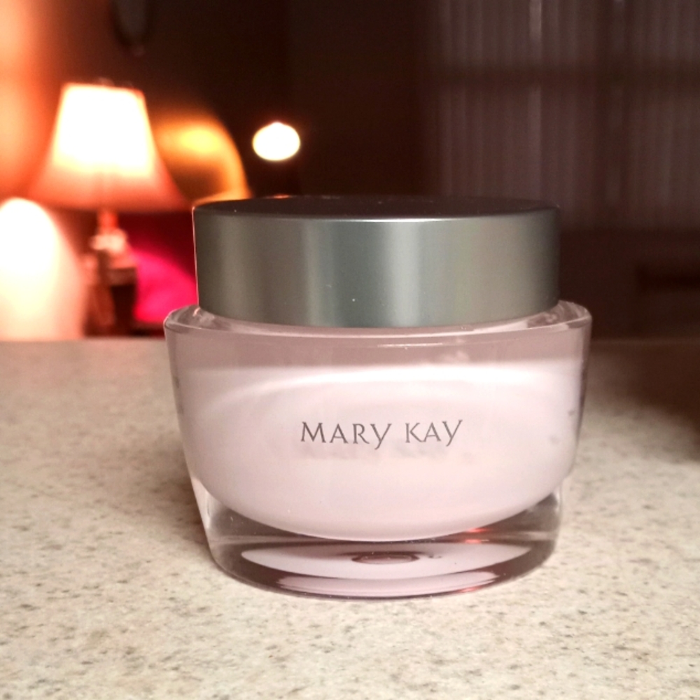 Mary Kay  Intense Moisturizing Cream New in Box 1.8 oz.